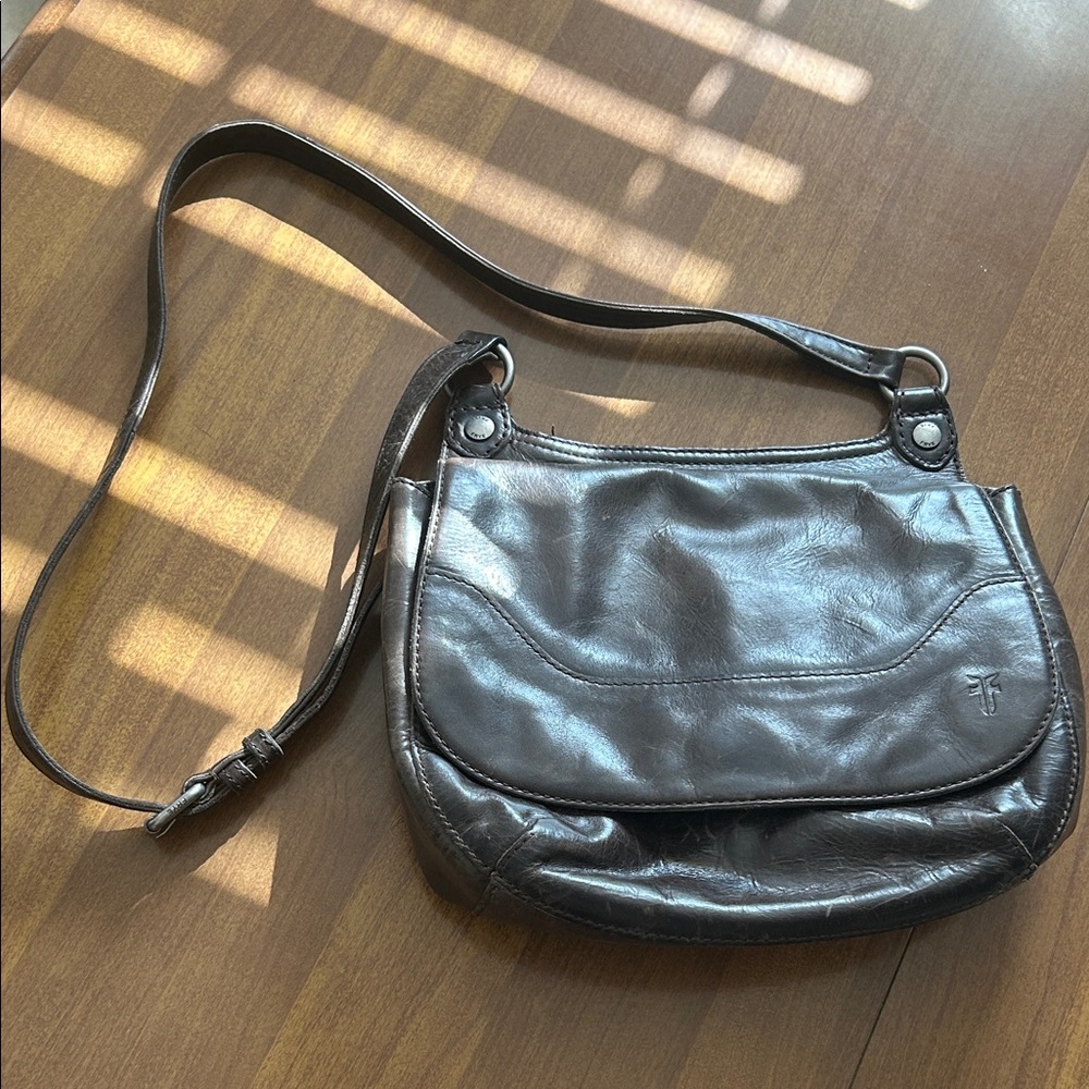 Chic Frye Leather Shoulder Bag